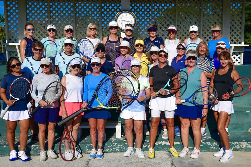 Courtside Tennis Club Logo