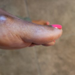 GET NAILS by Harry - Less than soft feet.