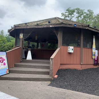 Paradise Stream - Outside bar - Ski Resorts Near Me - Cresco, Pennsylvania Paradise Stream - Outside bar - Ski Resorts Near Me - Cresco, Pennsylvania
