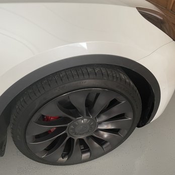 Colormetics - Before - top of rim curb rash. - Mobile Dent Repair Near Me