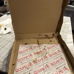 Round Pie Pizza Company - Pizza was so good , I forgot to take a before pic