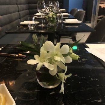 Marky's Caviar Lounge - Beautiful center piece - Seafood Near Me - Hollywood, Florida