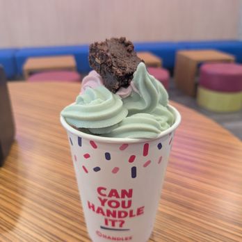 16 Handles - Ice Cream & Frozen Yogurt Near Me - New York, New York 16 Handles - Ice Cream & Frozen Yogurt Near Me - New York, New York