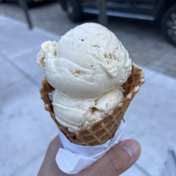 Flower & Cream - River Oaks - Ice Cream & Frozen Yogurt Near Me - Houston, Texas Flower & Cream - River Oaks - Ice Cream & Frozen Yogurt Near Me - Houston, Texas