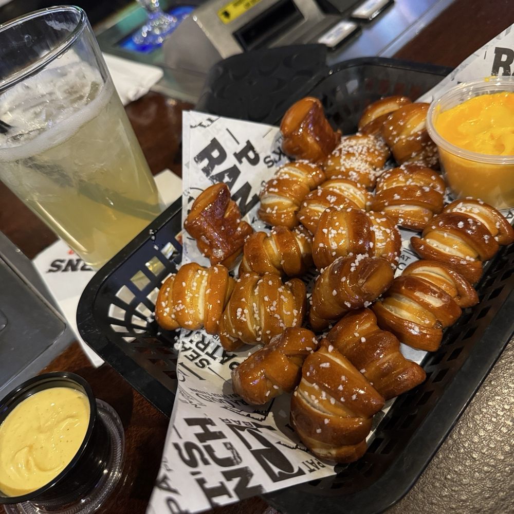 BAKED SOFT PRETZEL BITES - absolutely incredible!!! So yummy and only $10!! BAKED SOFT PRETZEL BITES - absolutely incredible!!! So yummy and only $10!!
