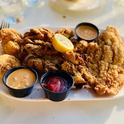 Mahogany River Terrace - Seafood Platter