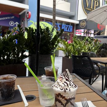 La Burguesía - black and white milkshake - Burgers Near Me - San Juan, Puerto Rico