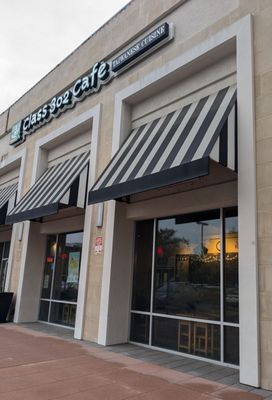 Class 302 Cafe Cerritos by null