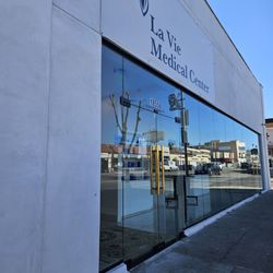 La Vie Medical Center - The front