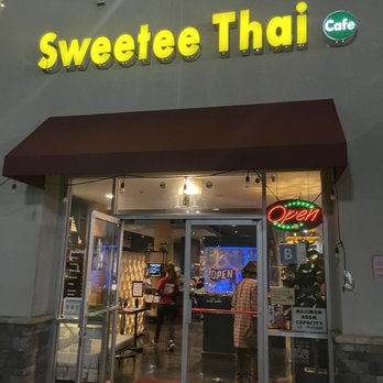 Sweetee Thai Cafe - Front entrance - Thai Near Me - Artesia, California