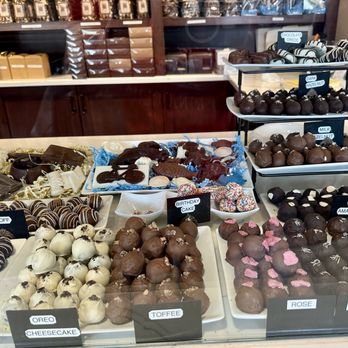 Bethesda Chocolates - Look at the gorgeous chocolates. - Chocolatiers & Shops Near Me - Bethesda, Maryland Bethesda Chocolates - Look at the gorgeous chocolates. - Chocolatiers & Shops Near Me - Bethesda, Maryland