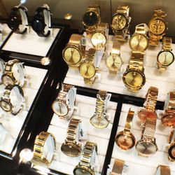 Kay Jewelers - Watches galore!