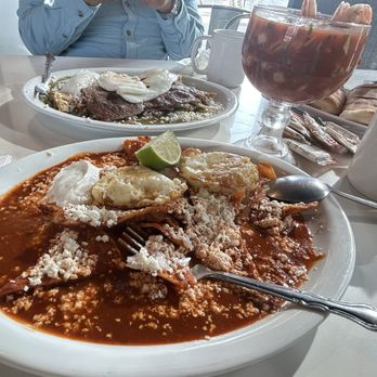 Guajillo Restaurant - Mexican Near Me - South Gate, California Guajillo Restaurant - Mexican Near Me - South Gate, California