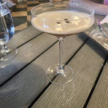 Bailey's Backyard - Espresso martini - American Near Me - Ridgefield, Connecticut