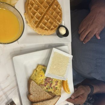 Keke's Breakfast Cafe - Western Omelet - Breakfast & Brunch Near Me - Clarksville, Tennessee Keke's Breakfast Cafe - Western Omelet - Breakfast & Brunch Near Me - Clarksville, Tennessee