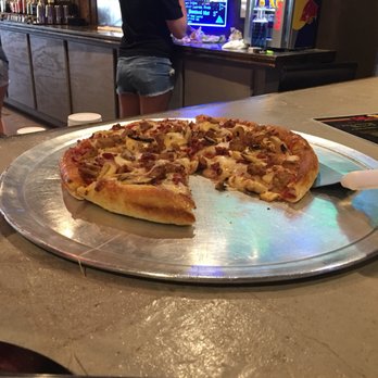 Juba Pizza Bar - Sports Bars Near Me - Bonham, Texas