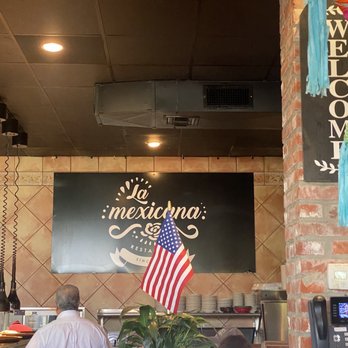 La Mexicana - The name of the restaurant And main area. - Mexican Near Me - Houston, Texas La Mexicana - The name of the restaurant And main area. - Mexican Near Me - Houston, Texas