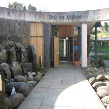 Brú Na Bóinne Visitor Centre - Entrance - Visitor Centers Near Me - Drogheda, LH Brú Na Bóinne Visitor Centre - Entrance - Visitor Centers Near Me - Drogheda, LH