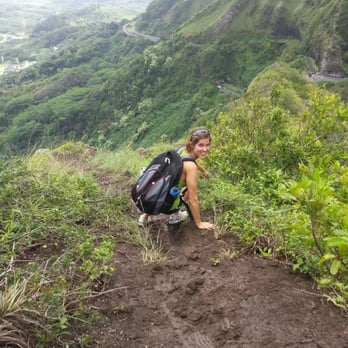 Pali Puka - Trekking back down to the lookout - Hiking Near Me - Nu'uanu Pali, Hawaii Pali Puka - Trekking back down to the lookout - Hiking Near Me - Nu'uanu Pali, Hawaii