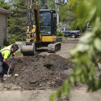 Reinhart Landscaping & Snow - Residential Landscaping - Landscaping Near Me - Bloomington, Illinois Reinhart Landscaping & Snow - Residential Landscaping - Landscaping Near Me - Bloomington, Illinois