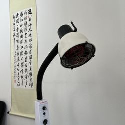 River Qi Health Clinic - Heat lamp