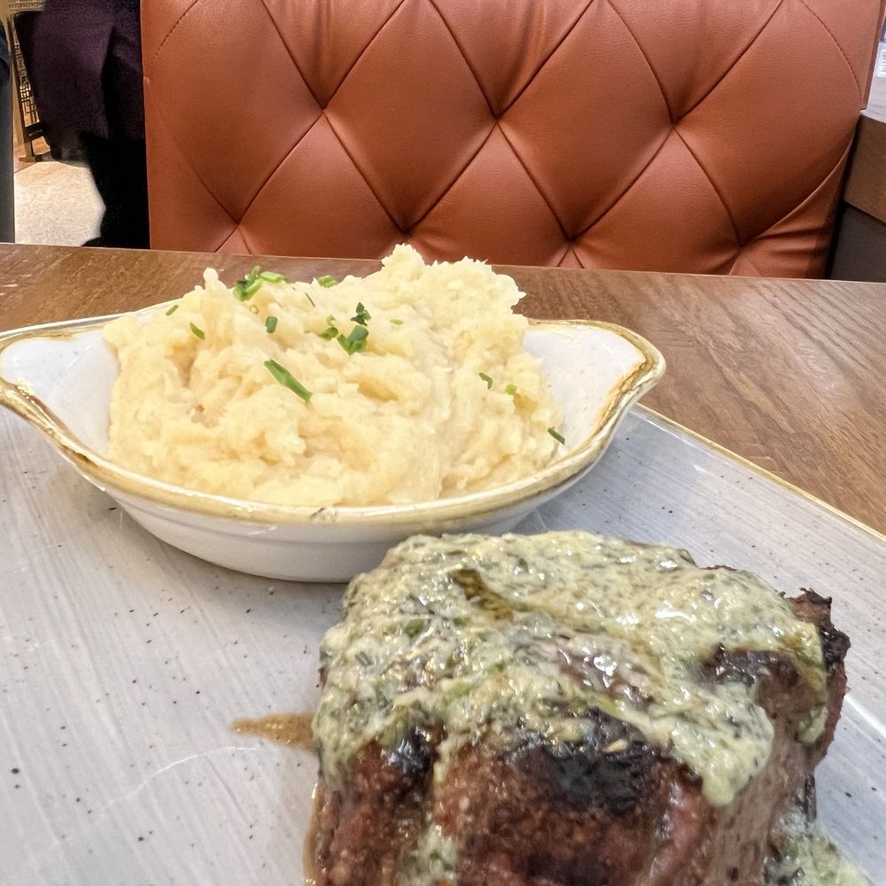 1933 Lounge - Filet with mashed potatoes - Lounges Near Me - Indianapolis, Indiana 1933 Lounge - Filet with mashed potatoes - Lounges Near Me - Indianapolis, Indiana