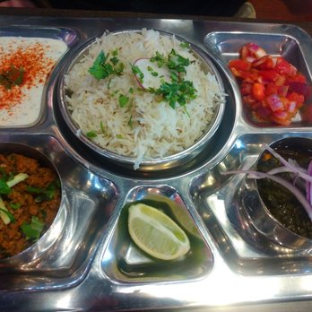 Malika Pakistani Chai Canteen - Signature Thali with tawa qeema (beef) and palak paneer (vegetarian) - Pakistani Near Me - Mount Pleasant, South Carolina