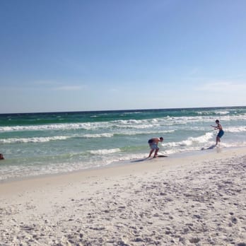 Destin Beach - Some pics of the clear ocean and smooth white sand - Beaches Near Me - Destin, Florida
