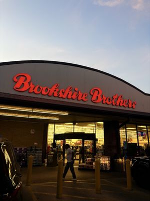 brookshire's tobacco barn EMPLOYEE KUDOS: A big shoutout to Dana Stetson, our Assistant Manager in Cleveland, TX. "Dana consistently goes above and beyond in the Tobacco Barn, excelling in her role while taking Brookshire Brothers closing North Timberland