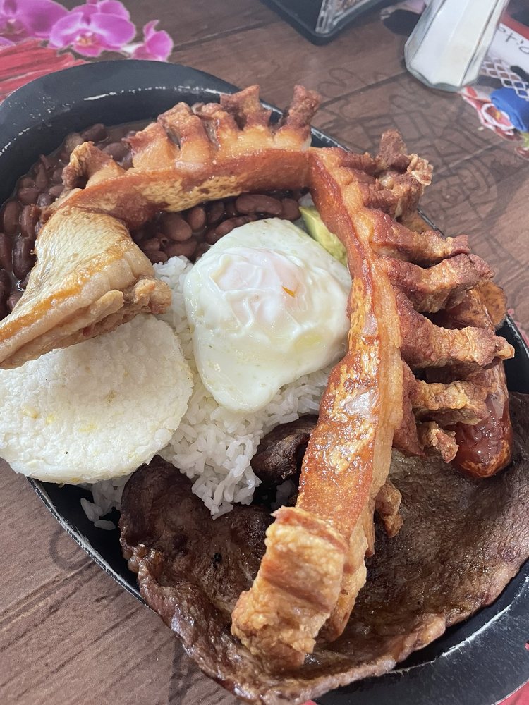 Pimentón Parrilla & Bar — restaurante mexicano en Buford