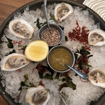 Wye Oak Tavern - PEI oysters - Bars Near Me - Frederick, Maryland