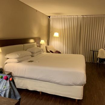 Hotel Madero - One side of our beautiful comfy room - Hotels Near Me - Buenos Aires, C