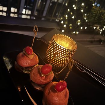 Kimberly Hotel - The rooftop restaurant! Best sliders! - Hotels Near Me - New York, New York