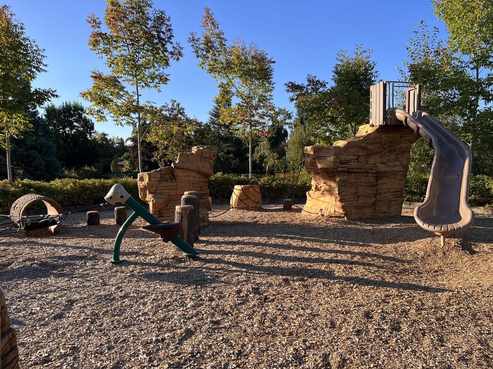 Marylhurst Heights Park Logo