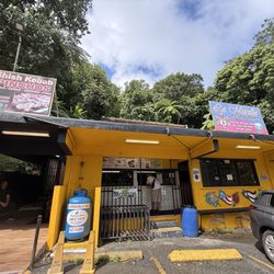 La Muralla - This is the where the food is sold.
