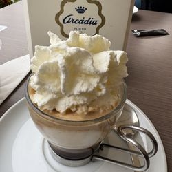 Arcádia - See what I mean? The glorious Mokaccino in a baby cup. Perfectly crafted.