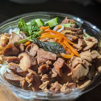 New Banhmi Cafe - September 15, 2024; Rice Vermicelli Salad with Grilled Chicken. - Vietnamese Near Me - Brooklyn, New York New Banhmi Cafe - September 15, 2024; Rice Vermicelli Salad with Grilled Chicken. - Vietnamese Near Me - Brooklyn, New York