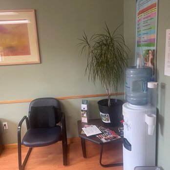 Anderson Chiropractic - Waiting room - Chiropractors Near Me - White River Junction, Vermont