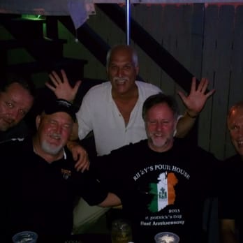Riley's Pour House - Great fun on the outside patio! - Irish Pub Near Me - Carnegie, Pennsylvania