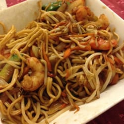 Bai Fu - The fried noodles with prawns was excellent!