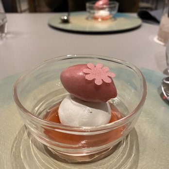 NARO - Good texture in this pear pavlova - Korean Near Me - New York, New York