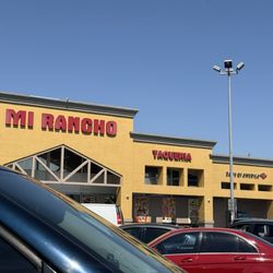 Mi Rancho - Storefront entrance