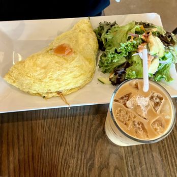Café Luna - Coffee & Tea Near Me - Cambridge, Massachusetts