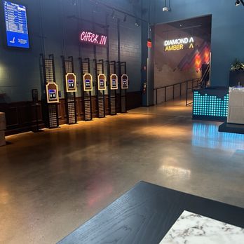 Puttshack - Addison - Mini Golf Near Me - Addison, Texas