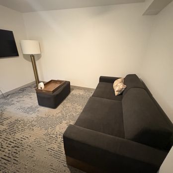 SpringHill Suites by Marriott - Couch roomy - Hotels Near Me - Houston, Texas SpringHill Suites by Marriott - Couch roomy - Hotels Near Me - Houston, Texas