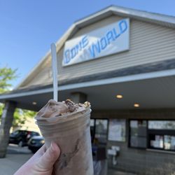 Cone World - Snickers Flurry