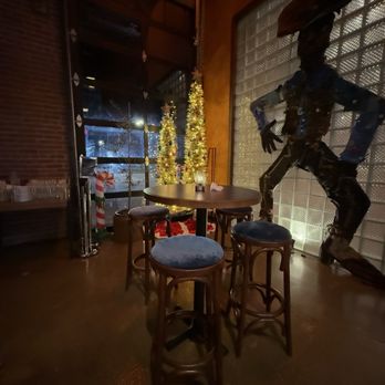 Saffire Restaurant - beautiful moody vibes - New American Near Me - Franklin, Tennessee Saffire Restaurant - beautiful moody vibes - New American Near Me - Franklin, Tennessee