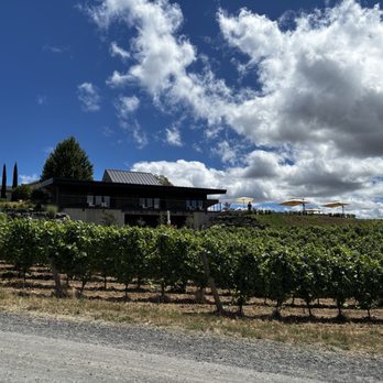 Anacréon Winery - Wine Tasting Room Near Me - Newberg, Oregon