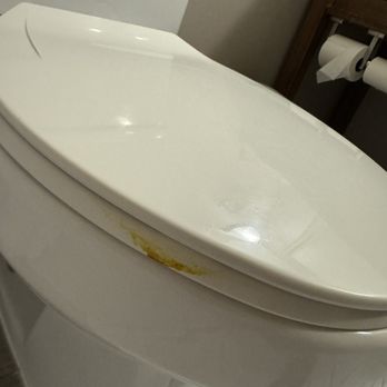 Hilton Garden Inn Independence - 2nd room we got. Feces on the toilet - Hotels Near Me - Independence, Missouri