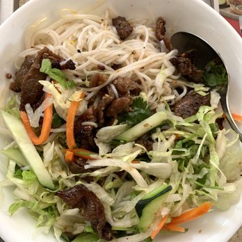 Huong Tra - Grilled pork vermicelli bowl with peanuts (bun) - Vietnamese Near Me - Richmond, California Huong Tra - Grilled pork vermicelli bowl with peanuts (bun) - Vietnamese Near Me - Richmond, California